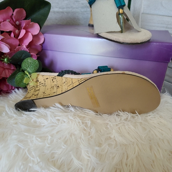 NIB TNT Wedge Turquoise Beaded Sandals - Picture 6 of 6